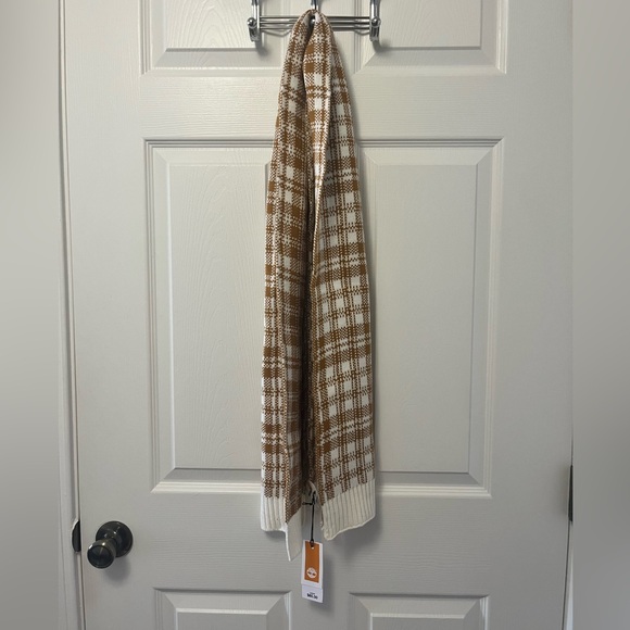 🍁 Plaid Timberland Scarf - Picture 2 of 5
